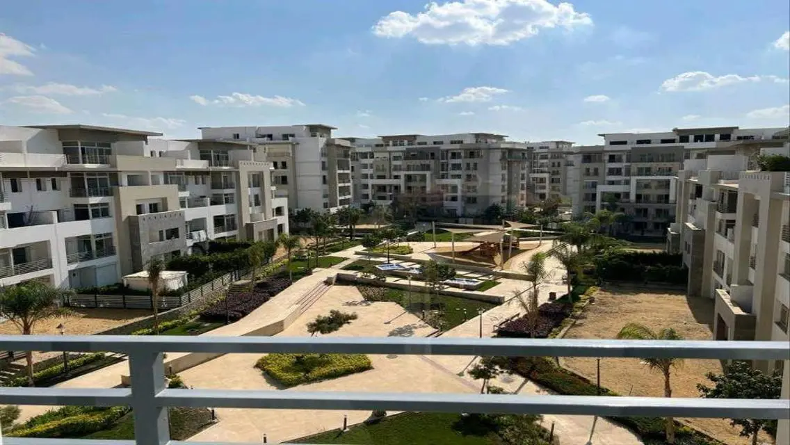 Chance penthouse 205m sale in Compound Hyde Park