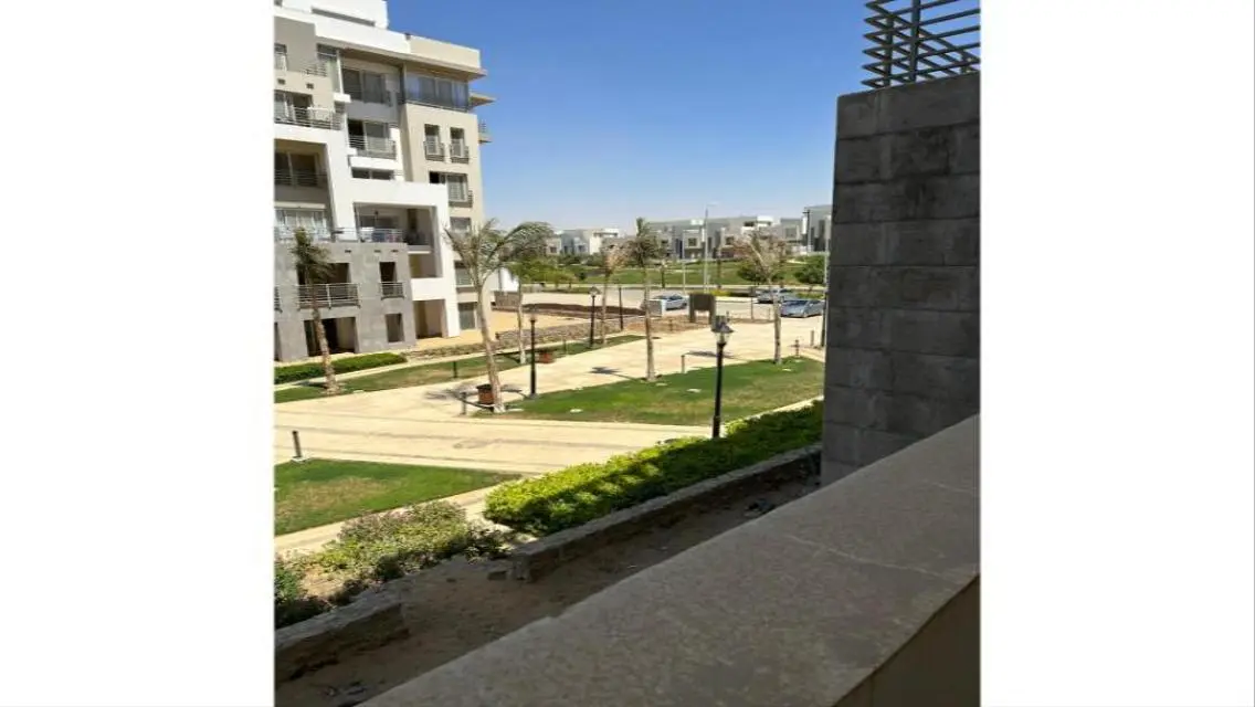 Chance penthouse 205m sale in Compound Hyde Park