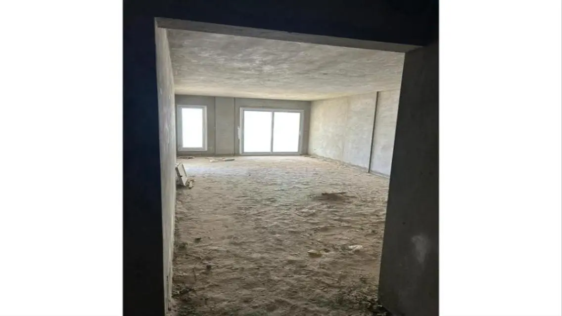 Chance penthouse 205m sale in Compound Hyde Park