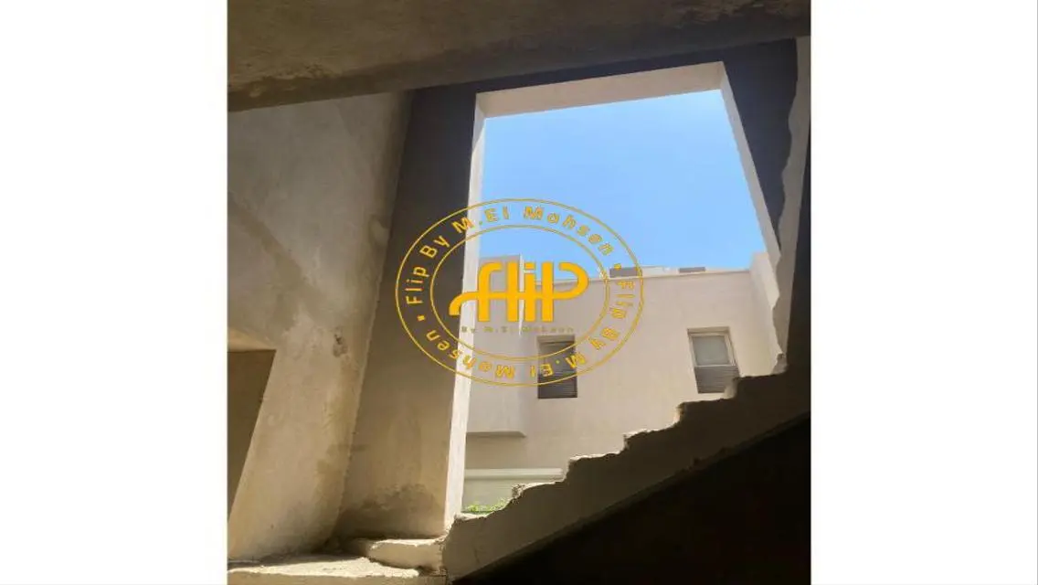 First Row Golf  Villa In New Giza For Sale 700 M