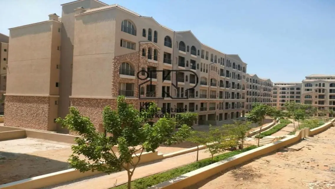 شقة فاخرة بإطلالة رائعة في موقع مميز