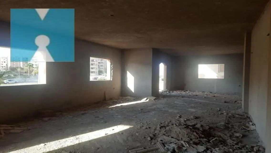 شقة فاخرة بمساحة 320 متر للبيع