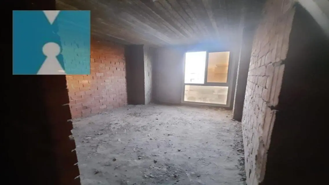 شقة فاخرة بمساحة 320 متر للبيع