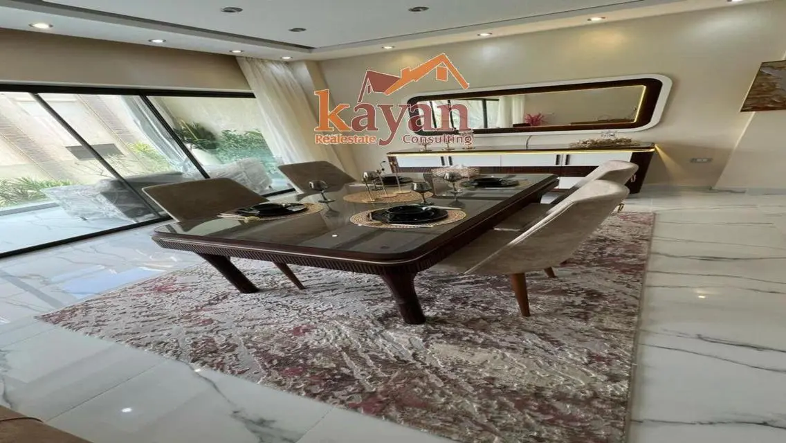 Luxury Apartment with Spacious Layout and Beautiful Lake View