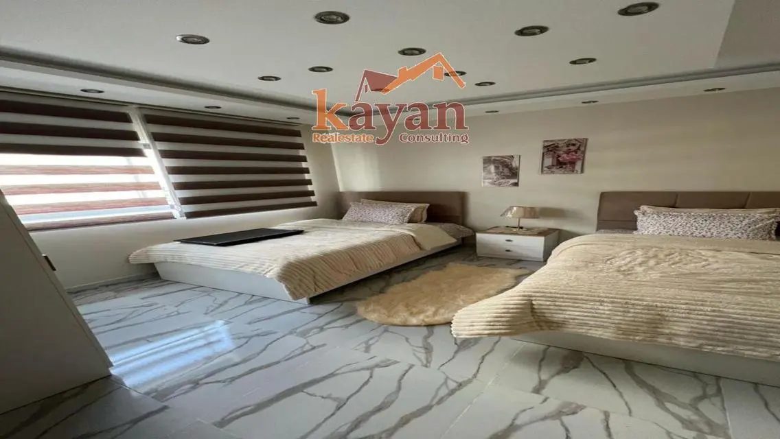 Luxury Apartment with Spacious Layout and Beautiful Lake View