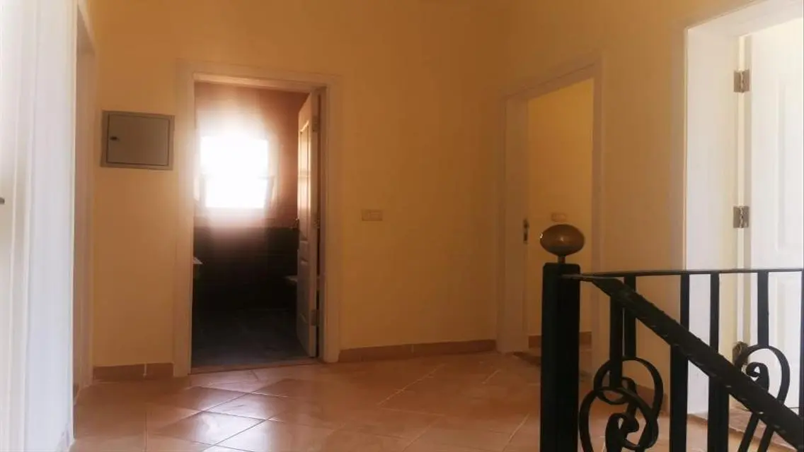 فيلا فاخرة للبيع في لا فيستا توباز