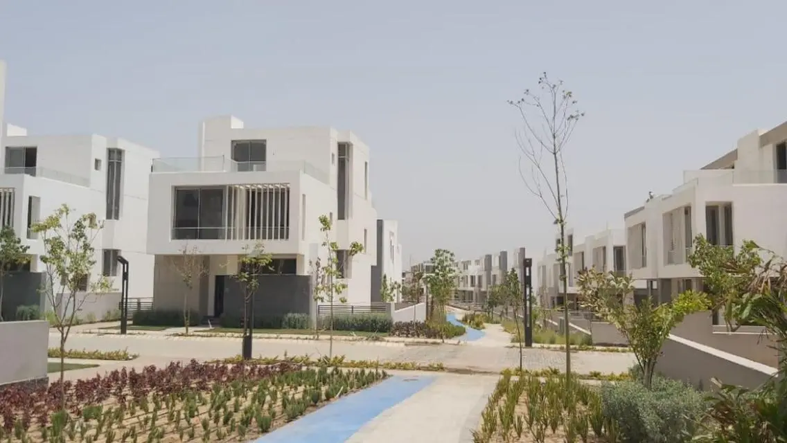 فيلا فاخرة بمسبح خاص وإطلالة ساحرة