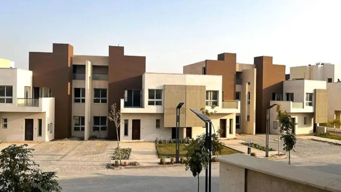 فيلا فاخرة بمسبح خاص وإطلالة ساحرة