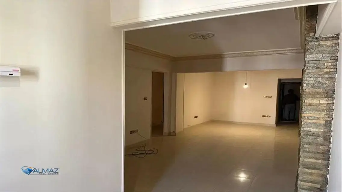 Luxury Apartment for Sale with Spacious Area in the Heart of the City