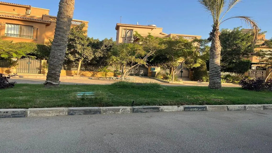 عقار فخم في موقع مميز