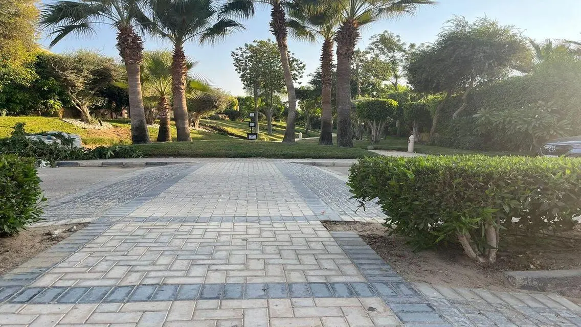 عقار فخم في موقع مميز