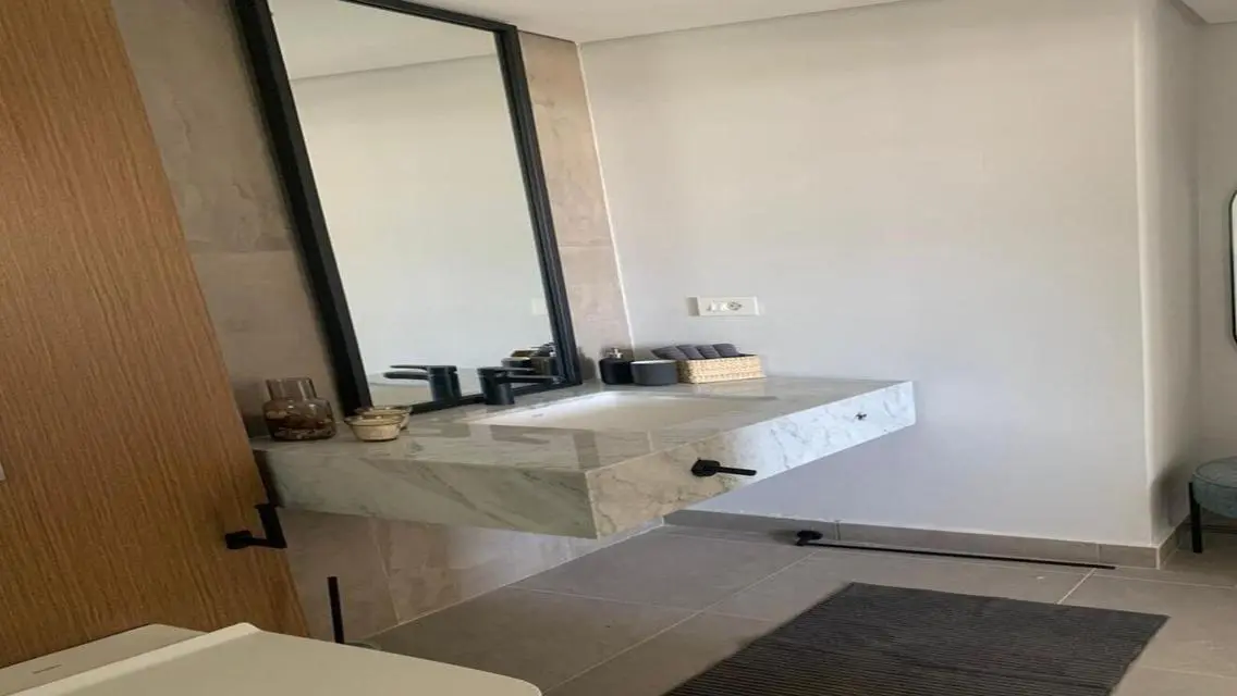 Luxury Property in Karmell