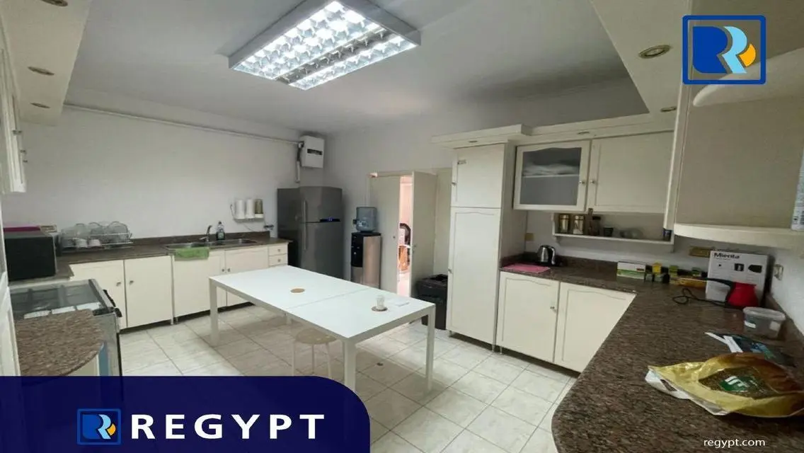 Luxury Office Apartment with 350 sqm in Prime Location