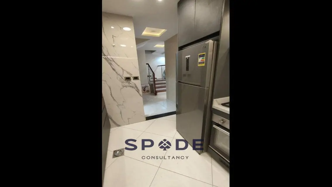 فيلا فاخرة بمساحة ٤٢ متر مربع للبيع
