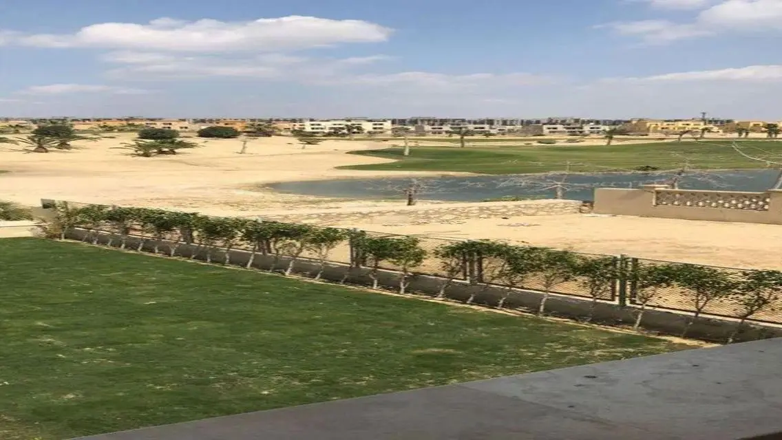 فيلا فاخرة للبيع بمساحة 370 متر في قلب المدينة