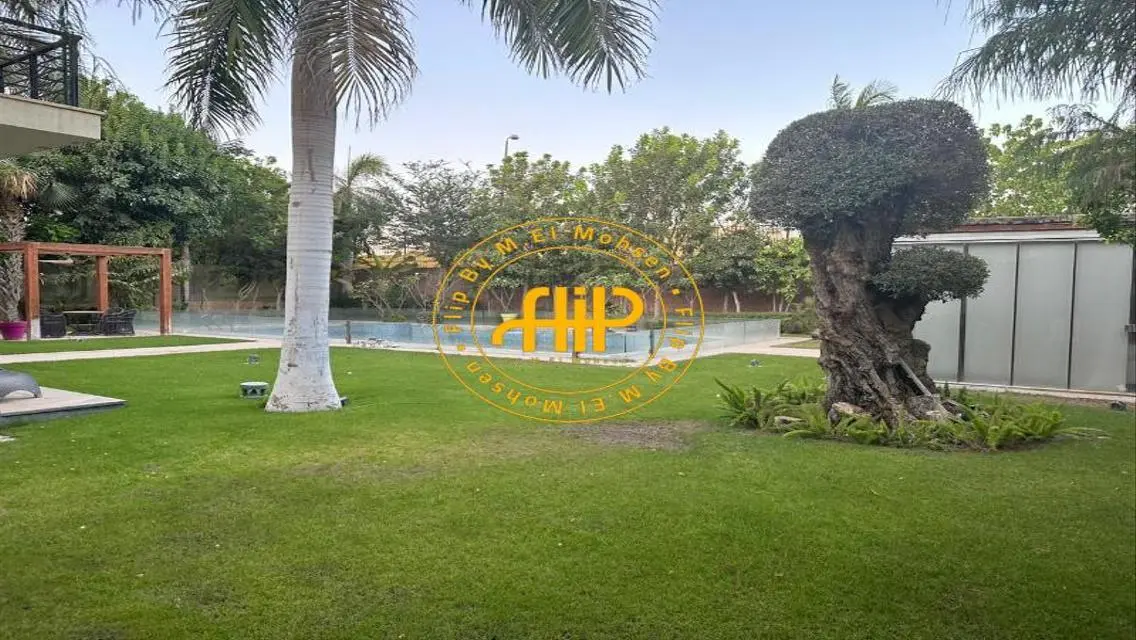 Luxury House with Private Pool and Garden on 1250 sqm