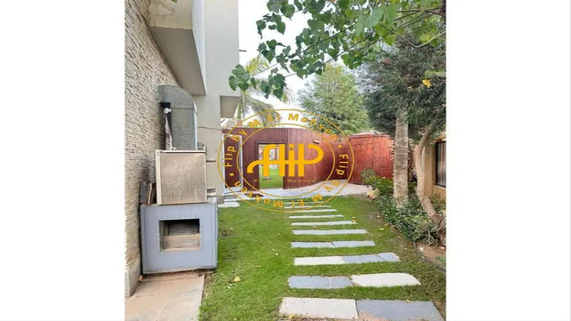 Luxury House with Private Pool and Garden on 1250 sqm