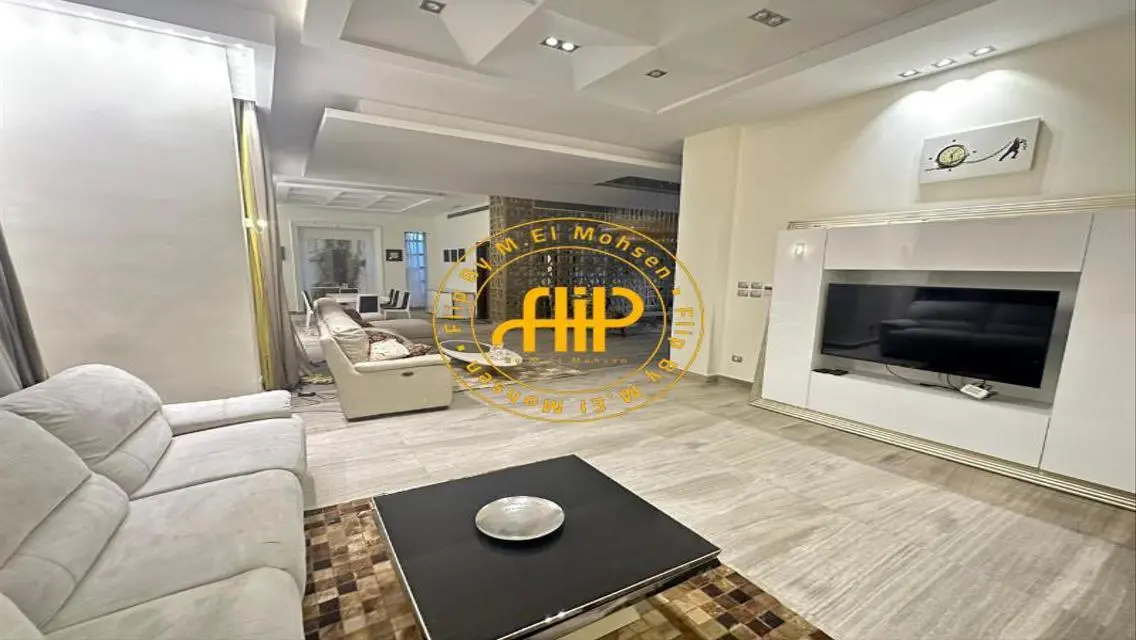 Luxury House with Private Pool and Garden on 1250 sqm