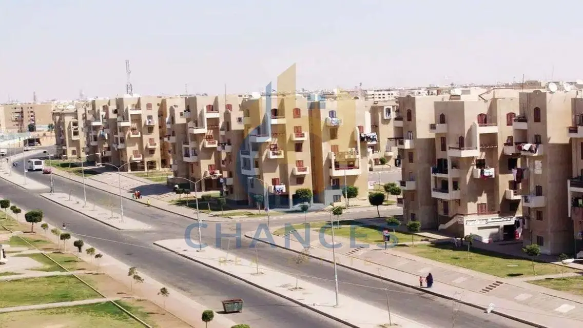 شقة رائعة مع شرفة للبيع في فرصة