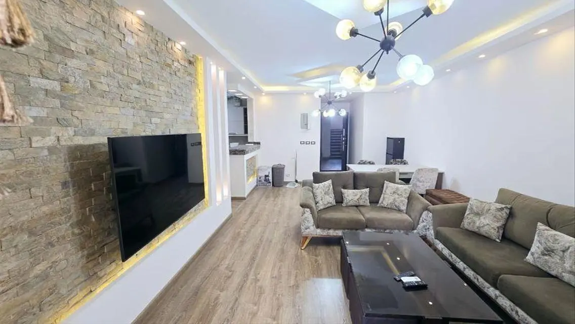 Elegant B6 Apartment with Private Garden