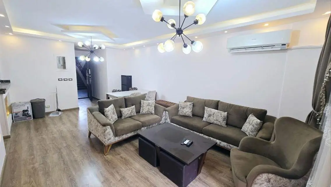 Elegant B6 Apartment with Private Garden