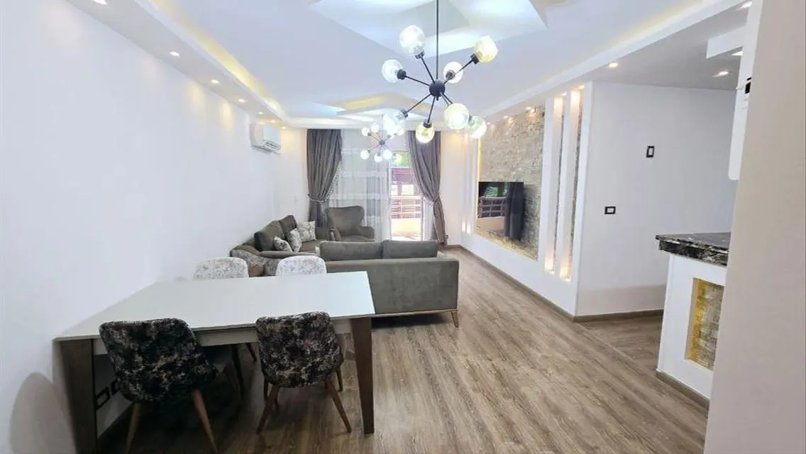 Elegant B6 Apartment with Private Garden