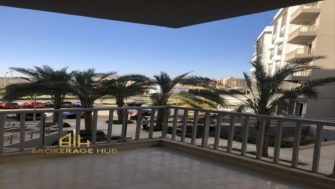 Luxury Apartment for Sale with Stunning Lake Views