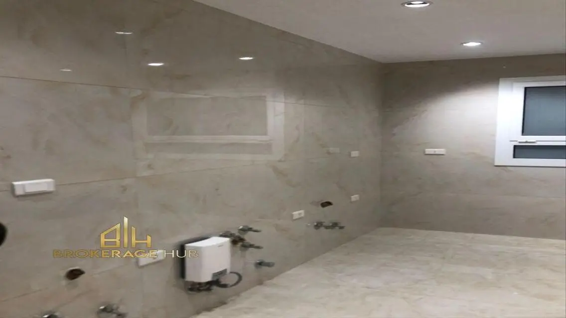 Luxury Apartment for Sale with Stunning Lake Views