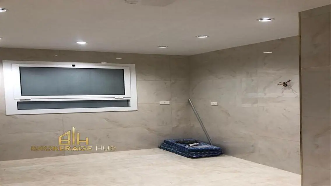 Luxury Apartment for Sale with Stunning Lake Views