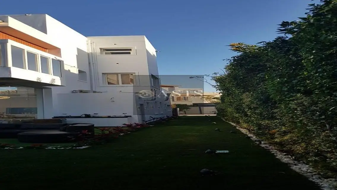 شقة فاخرة للبيع في موقع مميز