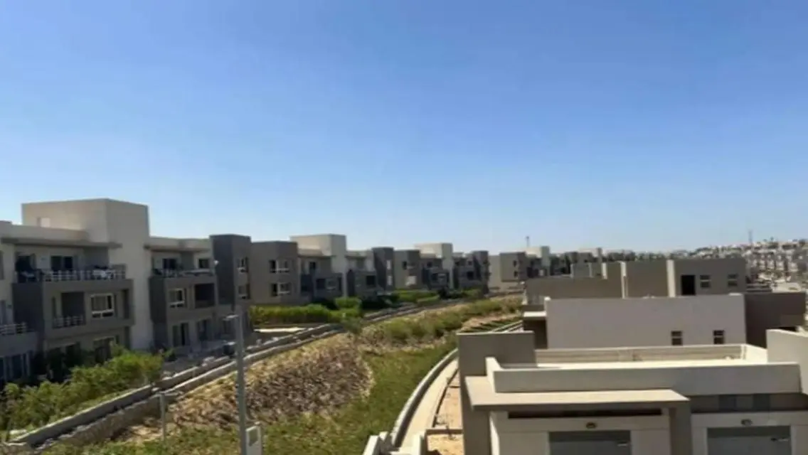 فيلا فاخرة مع مسبح خاص وحديقة في موقع متميز