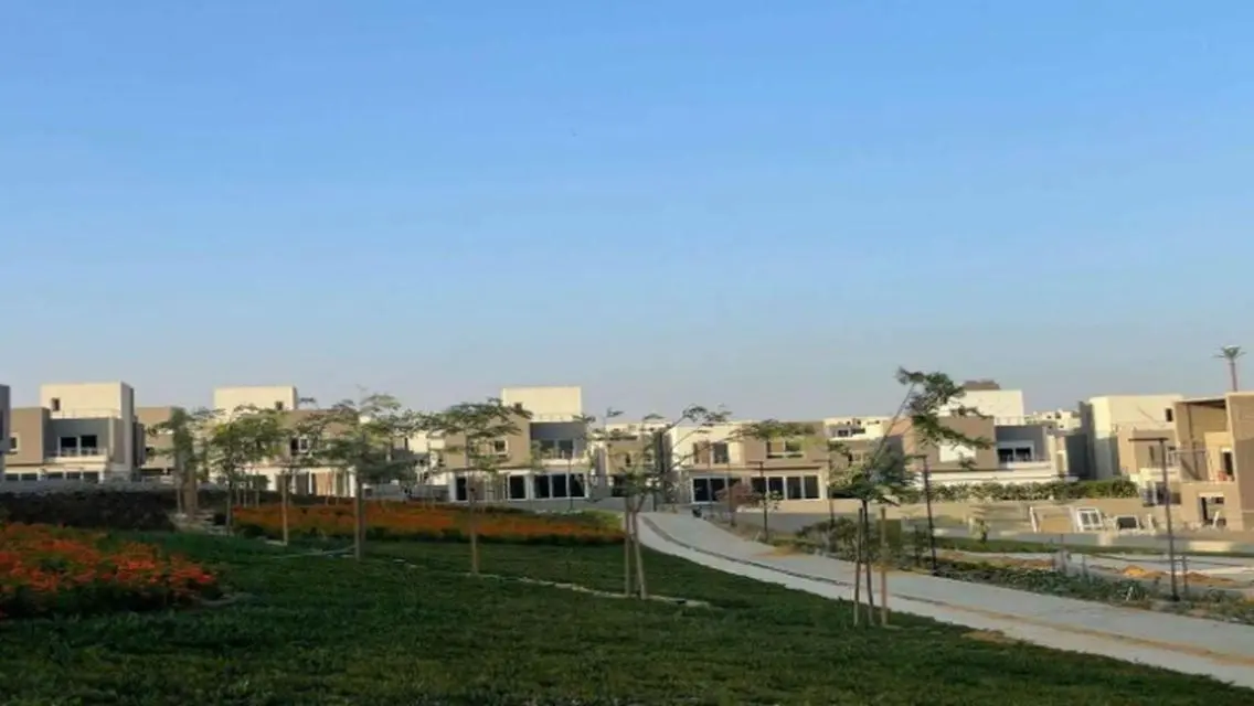 فيلا فاخرة مع مسبح خاص وحديقة في موقع متميز