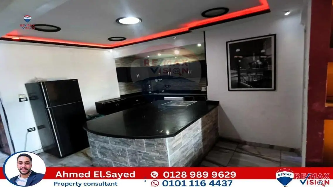 Luxury Apartment Overlooking the Lake with Spacious Area