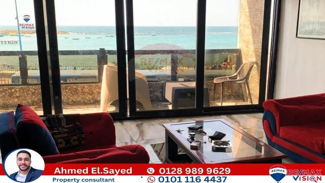 Luxury Apartment Overlooking the Lake with Spacious Area