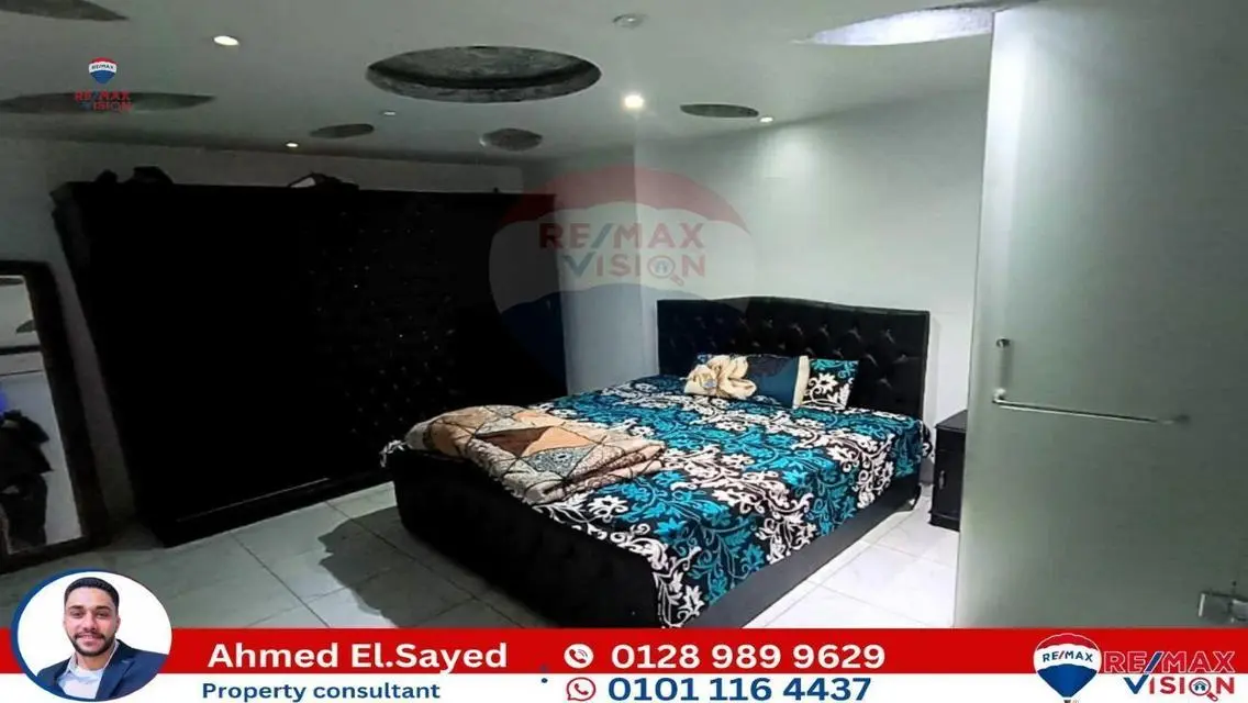 Luxury Apartment Overlooking the Lake with Spacious Area