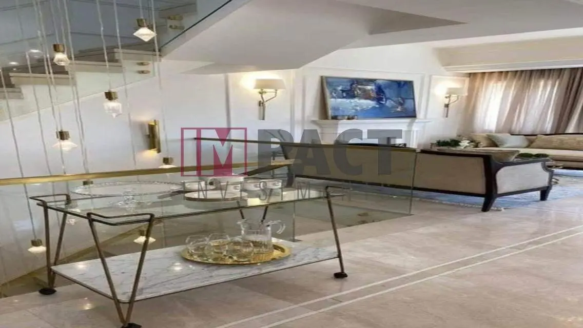 Luxury Apartment with Private Pool and Lake View