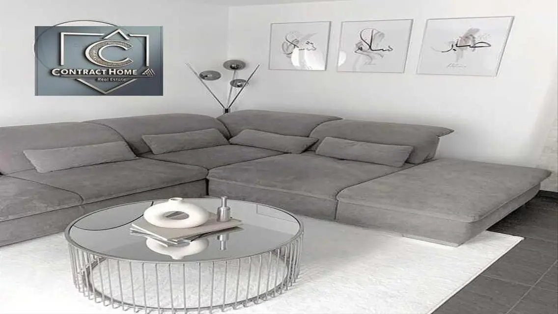 Stylish Apartment with Spacious Living in Prime Location