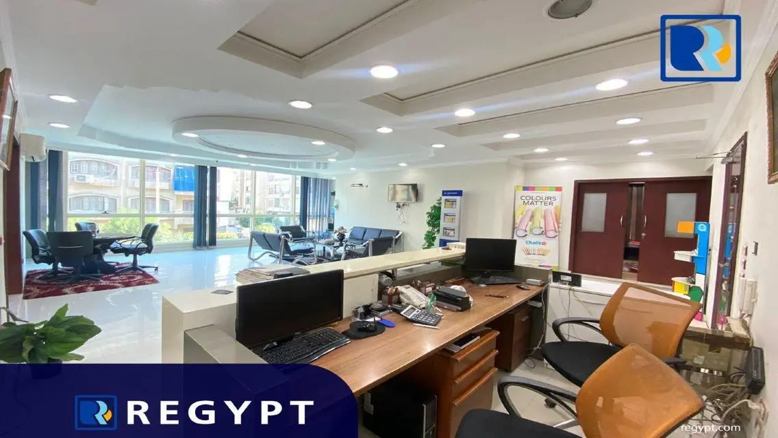عقار مميز للبيع - غرفة اجتماعات مزودة بكابلات ممدودة