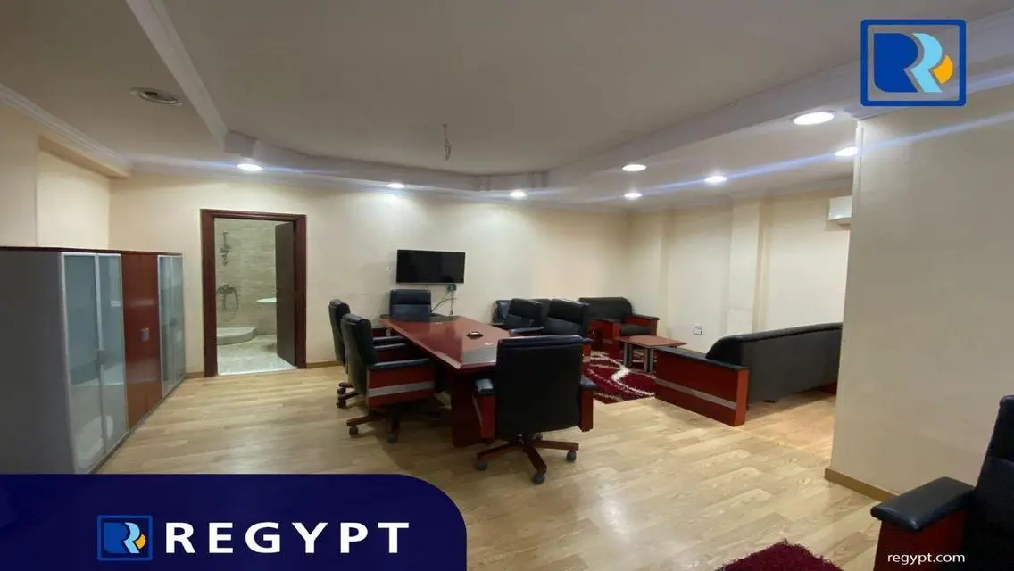 عقار مميز للبيع - غرفة اجتماعات مزودة بكابلات ممدودة