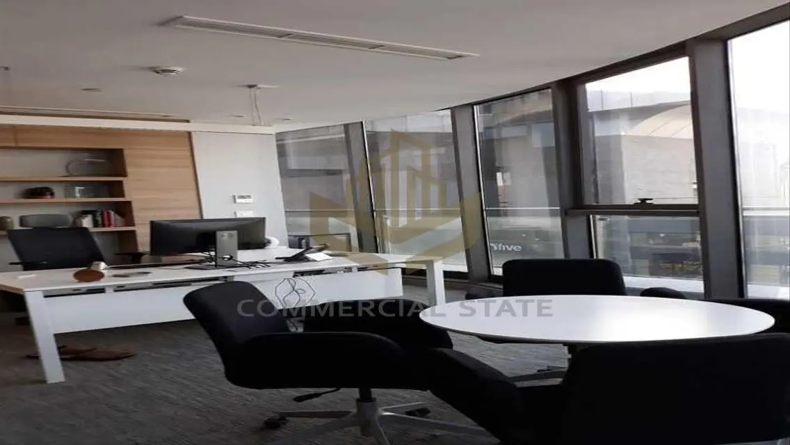 Commercial Space of 1530 Meters in Commercial State 8