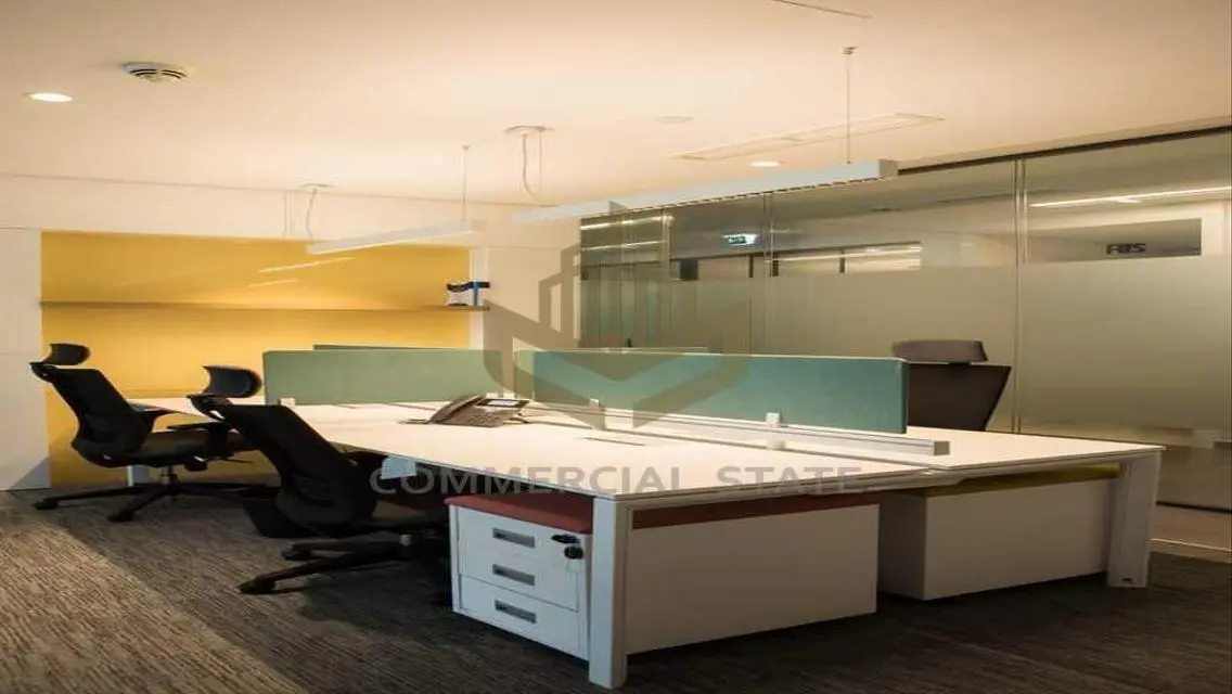 Commercial Space of 1530 Meters in Commercial State 8