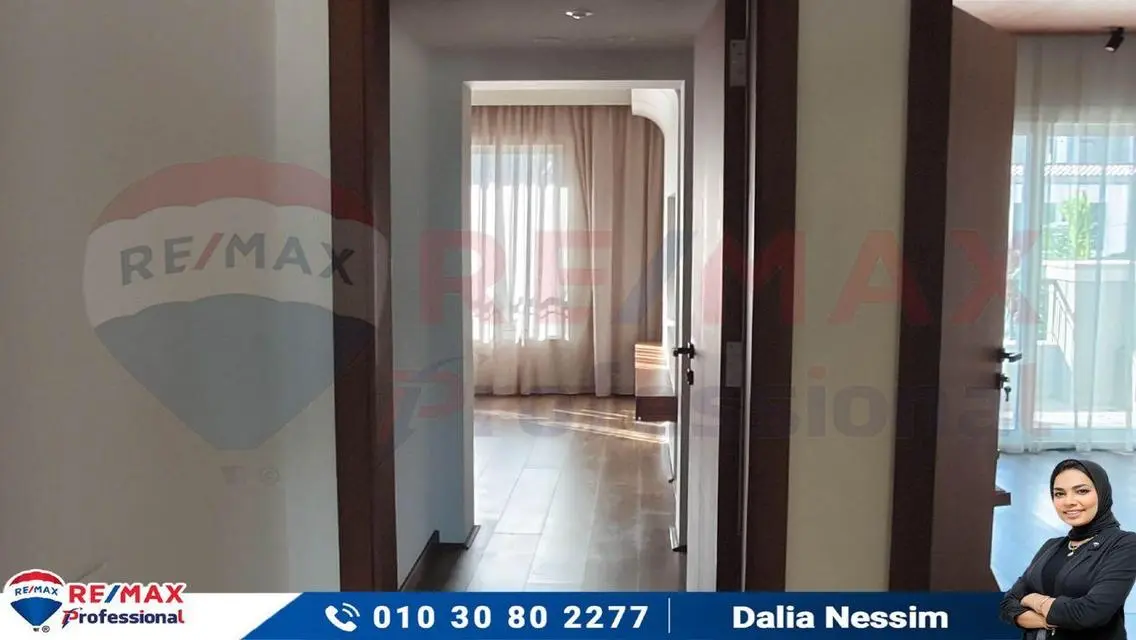 شقة فاخرة للبيع بمساحة مناسبة مع شرفة