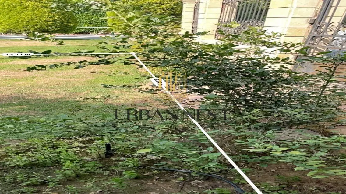 فيلا فاخرة للبيع بمساحة واسعة