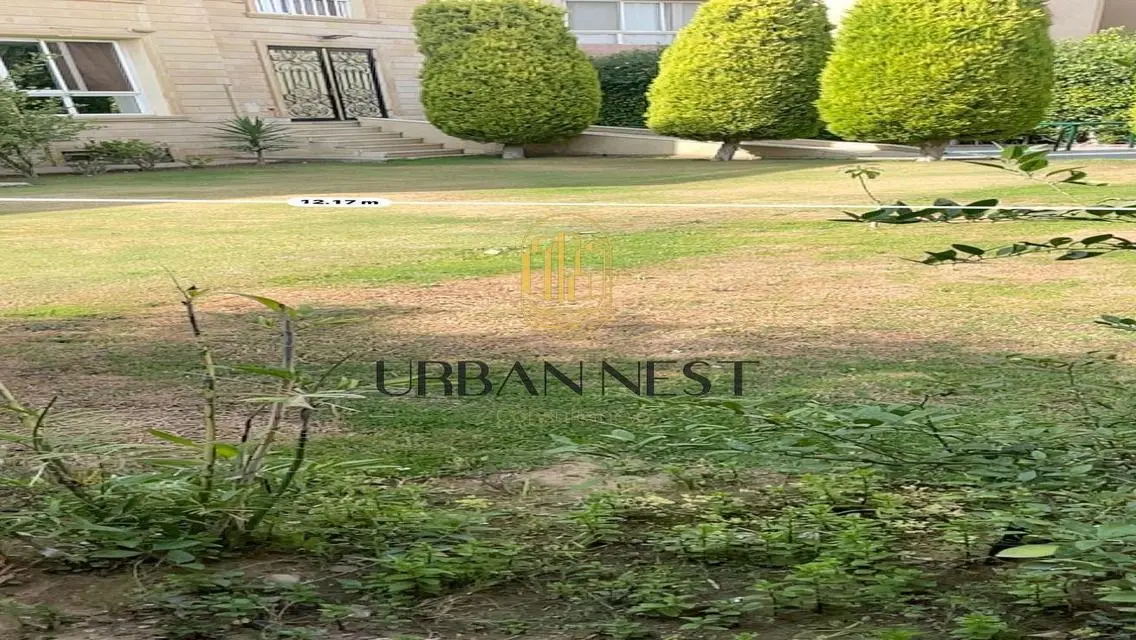 فيلا فاخرة للبيع بمساحة واسعة