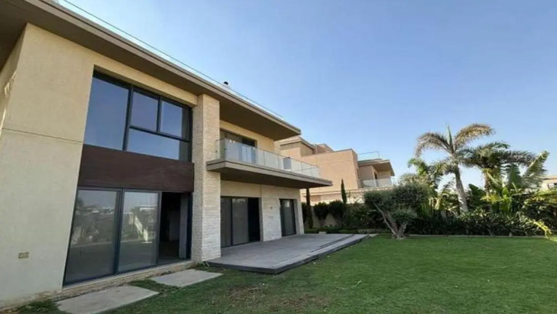 Luxury Villa for Sale with Private Pool and Garden