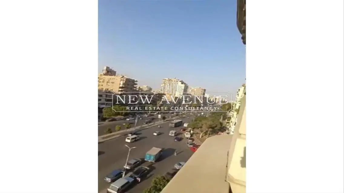 شقة رائعة للبيع مع إطلالة مميزة