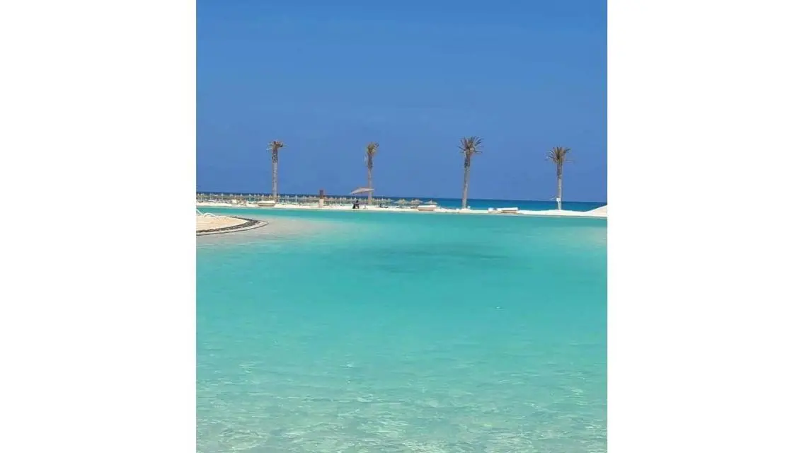 فيلا فاخرة في هايد بارك بالشاطئ الشمالي