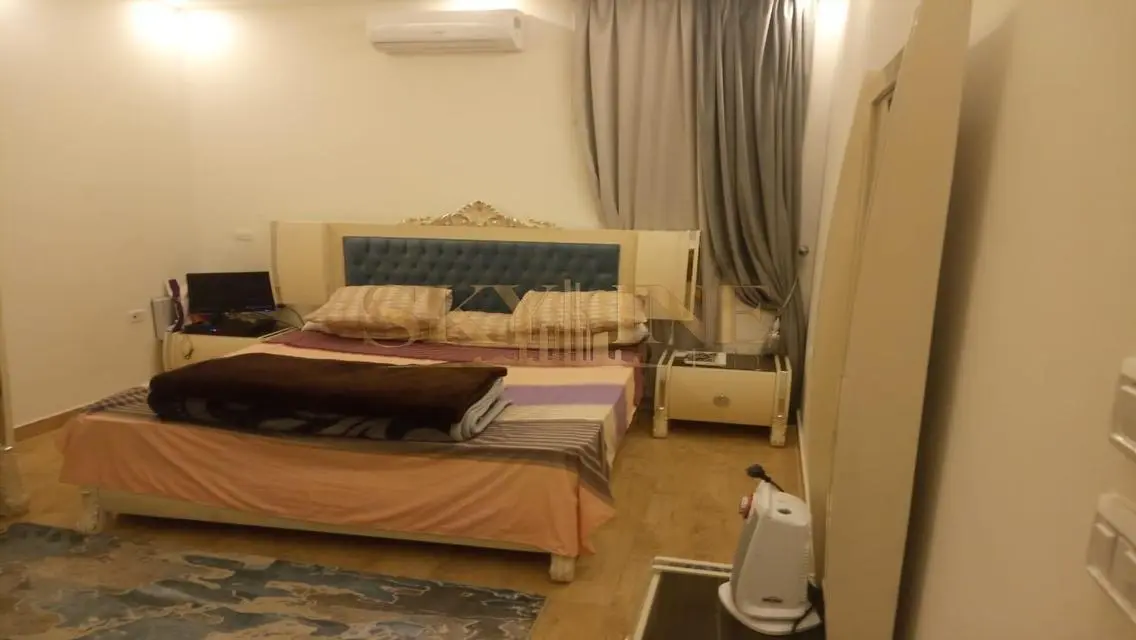 شقة فاخرة مع حديقة ومسبح خاص