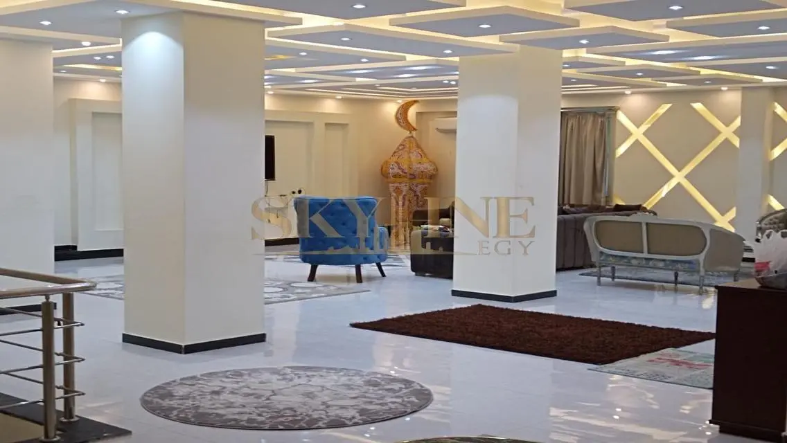 شقة فاخرة مع حديقة ومسبح خاص