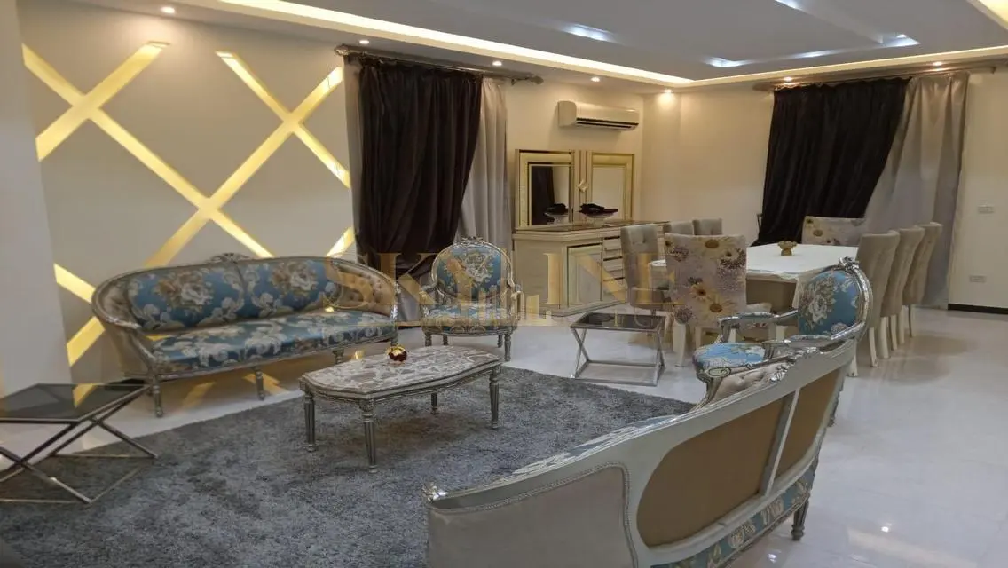 شقة فاخرة مع حديقة ومسبح خاص